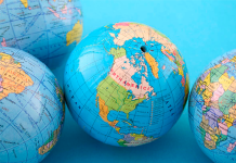 El Mundo Se Mantiene Sobre Tres Columnas ….. ¿Cuales son?